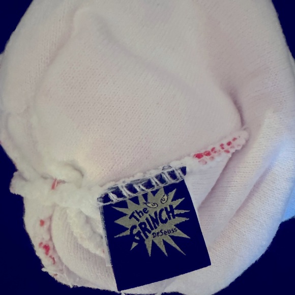 Dr.Seuss Grinch Toque. - Picture 5 of 6